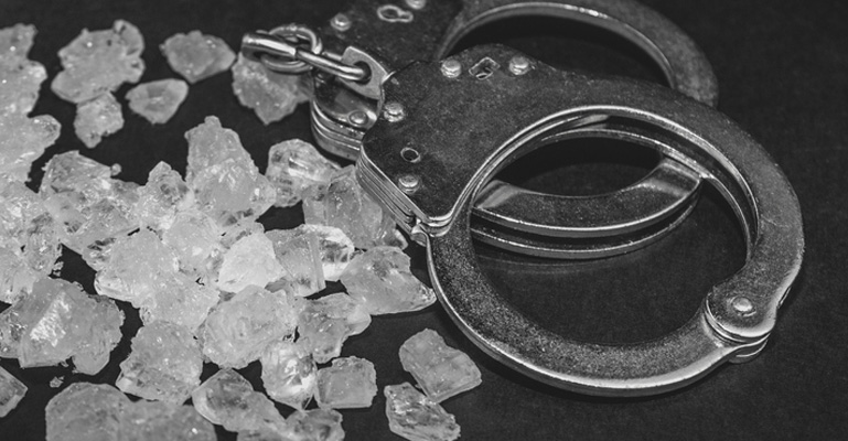 রাজধানীর উত্তরা থেকে মাদক আইস সিন্ডিকেটের মূলহোতাসহ আটক ৬