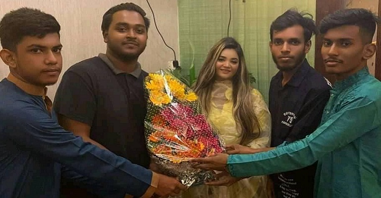 'অসহায়দের জন্য আমরা' সংগঠনের উপদেষ্টা হলেন বর্ষা চৌধুরী