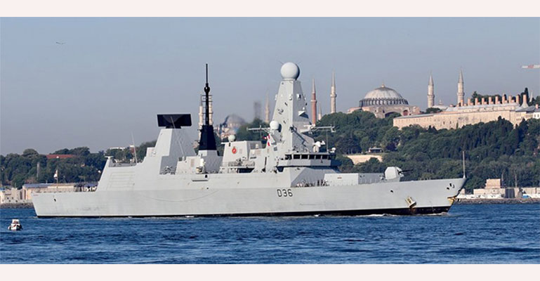 ব্রিটিশ যুদ্ধজাহাজ লক্ষ্য করে বোমা ছুড়েছে রুশ বাহিনী