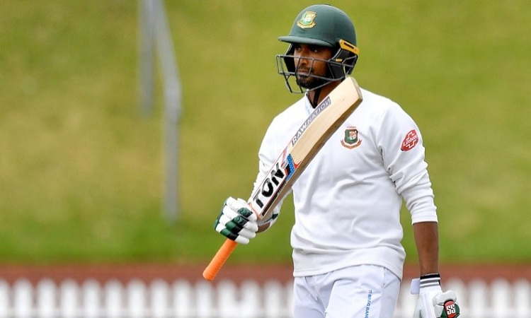 হঠাৎ টেস্ট দলে মাহমুদউল্লাহ রিয়াদ