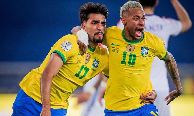 দশ জনের দল নিয়ে জয়, সেমিতে ব্রাজিল