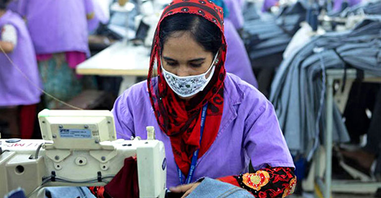 গাজীপুরে রেজিস্ট্রেশন ছাড়াই কাল থেকে টিকা পাবেন পোশাক শ্রমিকরা
