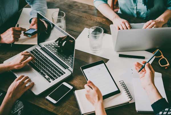 আসুন টেবিল সাংবাদিকতায় মনোনিবেশ করি!