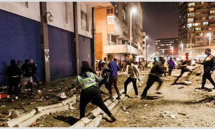 দ.আফ্রিকায় সহিংসতায় নিহতের  সংখ্যা বেড়ে দাঁড়িয়েছে ৩৩৭ জনে