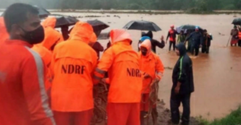 বৃষ্টি ও ভূমিধসে ভারতে নিহত বেড়ে ১২৯