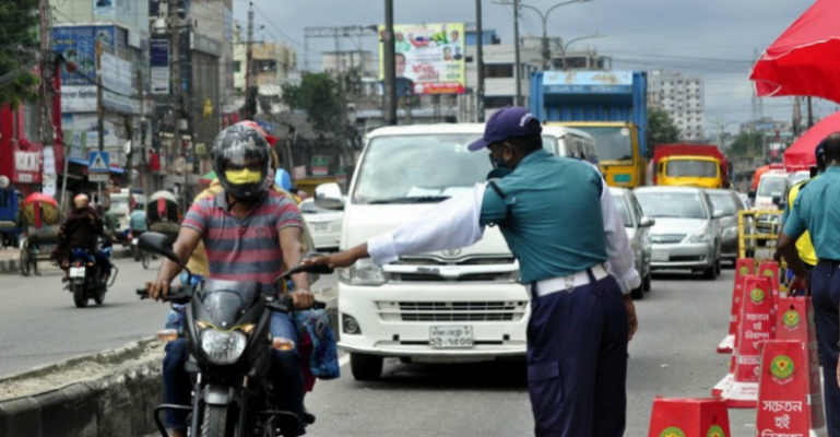 সড়কে মানুষের চলাচল বেড়েছে, ছয় দিনে জরিমানা ৭৮ লাখ