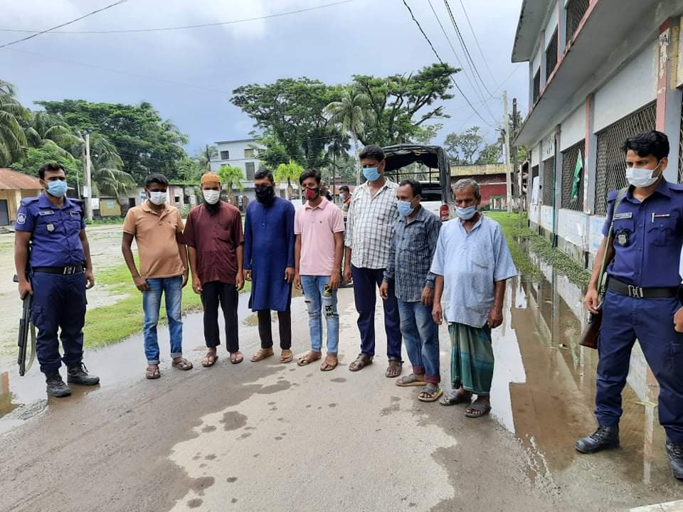 মোড়েলগঞ্জে বিধিনিষেধ অমান্য করায় ৭ ব্যবসায়ীকে ৫ দিনের জেল