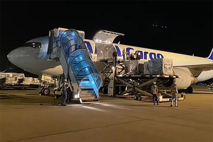 জাপানের দেয়া উপহারের ৭ লাখ টিকা দেশে পৌঁছেছে