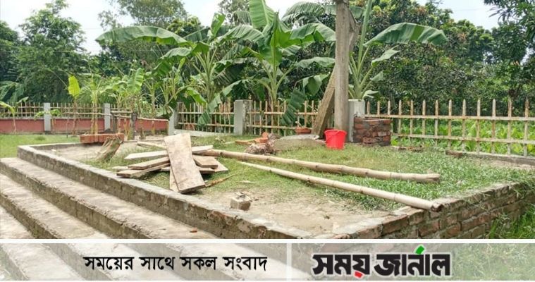 বাগাতিপাড়ায় নির্মাণকাজ শেষ না হতেই ভেঙ্গে পড়লো শহীদ মিনার