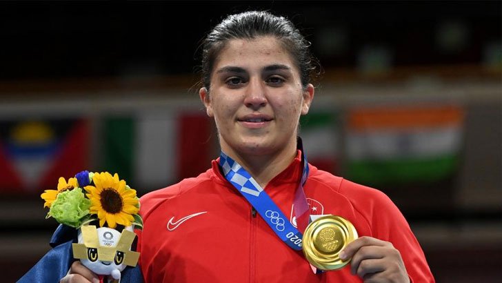 নারী বক্সিংয়ে তুরস্কের প্রথম স্বর্ণ জয়