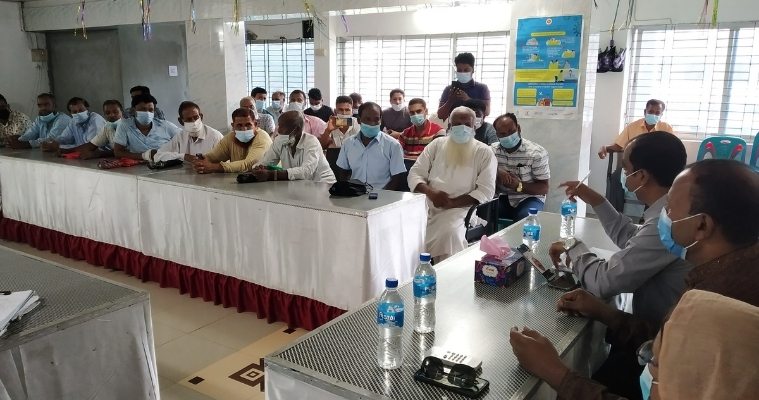 চাল নিতে এখন থেকে সবার স্বাক্ষর জ্ঞান থাকতে হবে: ইউএনও জাহাঙ্গীর