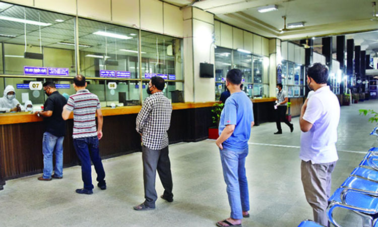 বুধবার থে‌কে স্বাভাবিক নিয়মে ব্যাংকিং