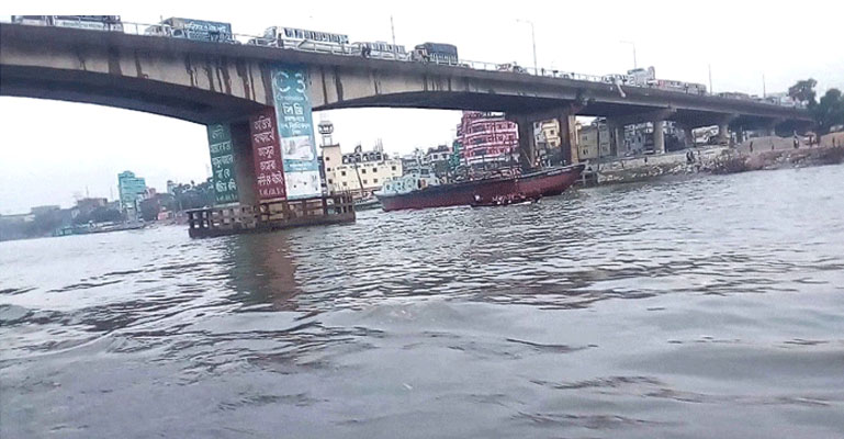 বুড়িগঙ্গা সেতু থেকে লাফ দিয়ে তরুণীর আত্মহত্যা