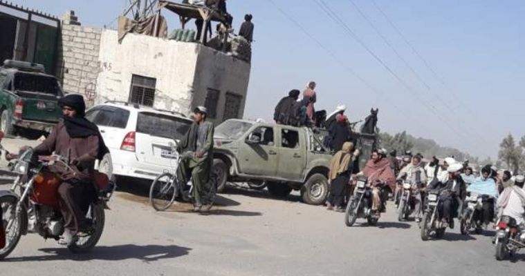 দখলের দ্বারপ্রান্তে আফগানিস্তান, ক্ষমতা গ্রহণে প্রেসিডেন্ট প্যালেসে যাচ্ছেন তালেবানরা
