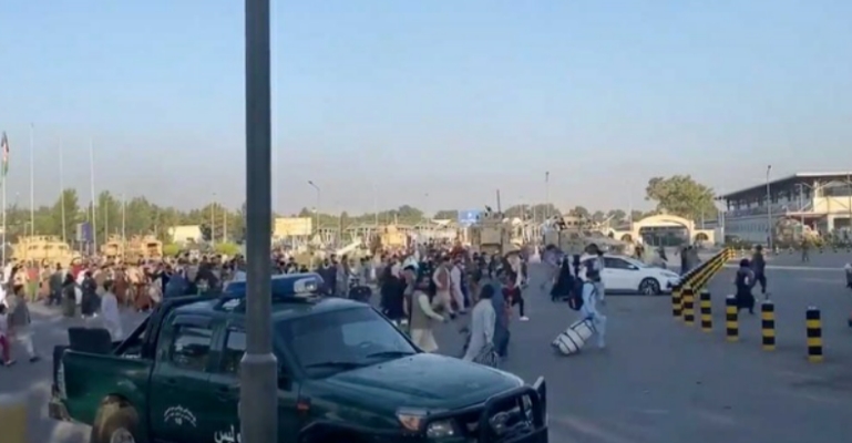 কাবুল বিমানবন্দরে সহিংসতায় নিহত ৫