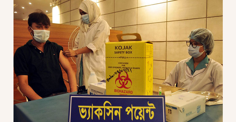 দেশে করোনার টিকা নিয়েছেন ২ কোটি ১৩ লাখ ৩০ হাজার ৭৪৩ জন