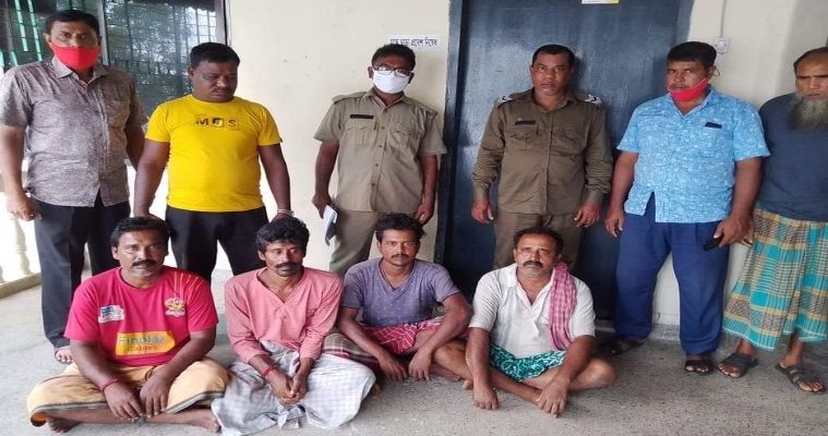 পাকড়াতলী থেকে ৪ ভারতীয় জেলে আটক