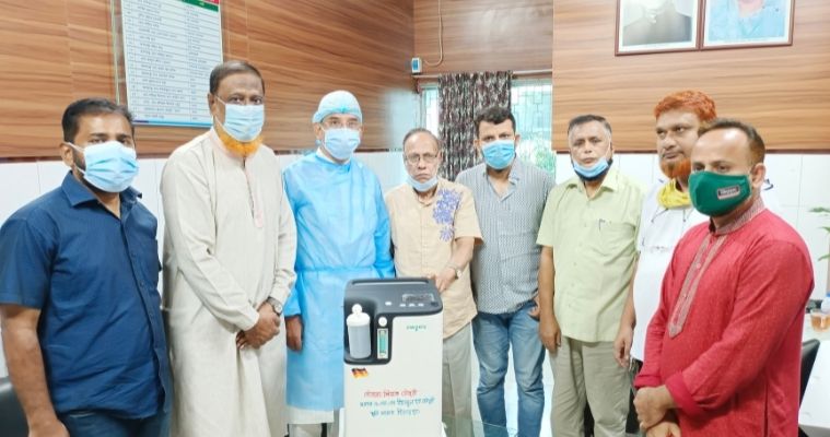 দিনাজপুর অরবিন্দু শিশু হাসপাতালে অক্সিজেন কনসেনট্রেটর মেশিন দিলেন বিএনপি নেতা