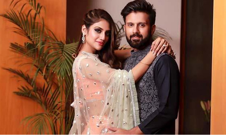 নুসরাতের মা হওয়ার খবরে যা বললেন সাবেক নিখিল