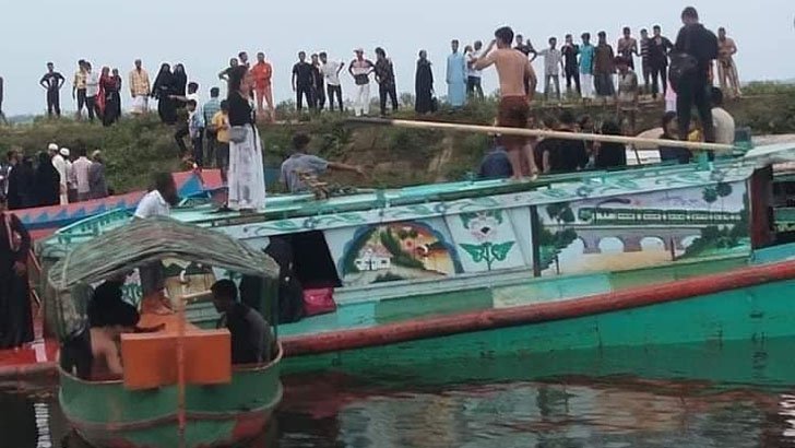 ব্রাহ্মণবাড়িয়ায় যাত্রীবাহী নৌকাডুবি : ১৩ জনের লাশ উদ্ধার