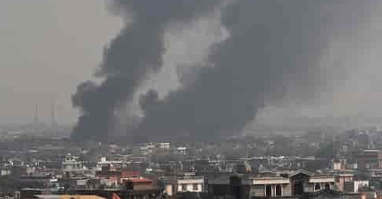 কাবুল বিমানবন্দরে দফায় দফায় রকেট হামলা