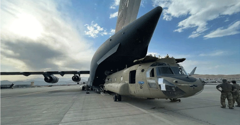 আফগানিস্তানে মার্কিন যুগের অবসান, ফাঁকা গুলি ছুঁড়ে তালেবানের উল্লাস