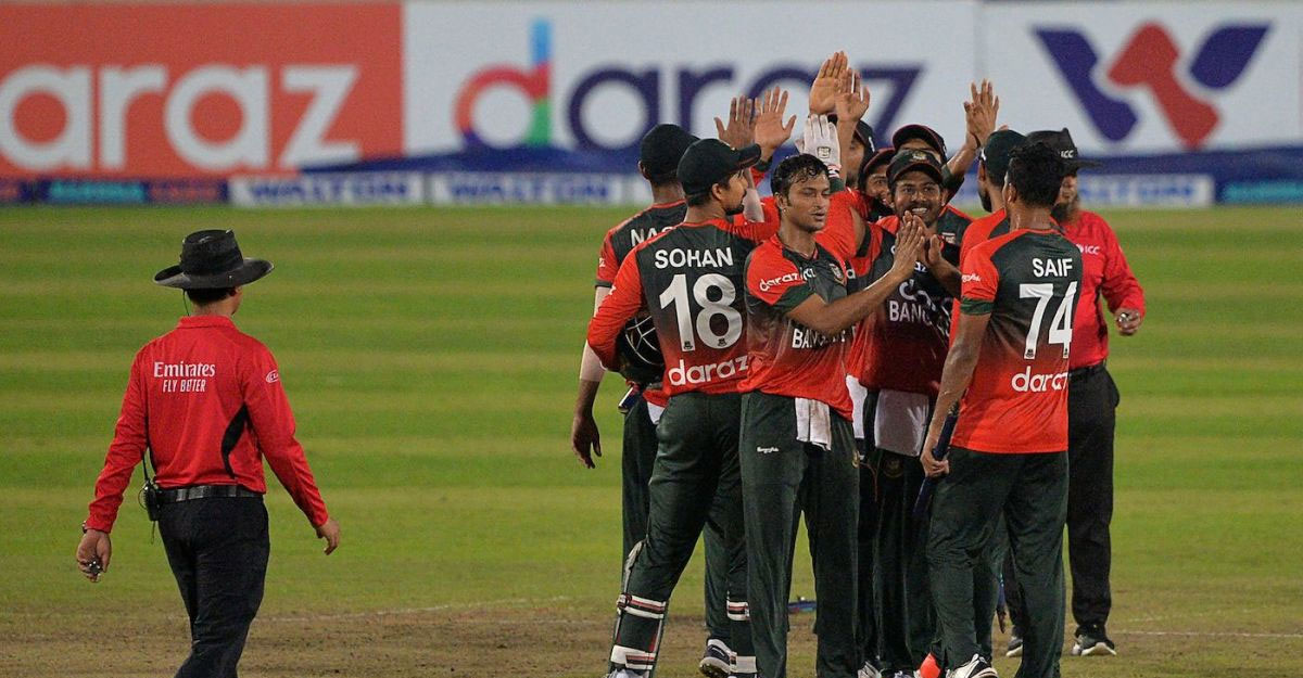 ১০ রান তুলতেই নিউজিল্যান্ডের ৪ উইকেট শেষ