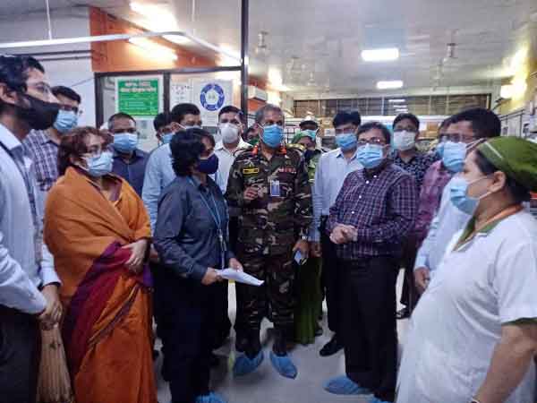 ঢাকা মেডিকেলে চিকিৎসকদের কাজ দেখে স্বাস্থ্যের ডিজির  বিস্ময়!