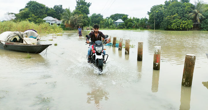 ফরিদপুরে পদ্মার পানি বেড়ে বিপৎসীমার ৭৮ সেমি উপরে