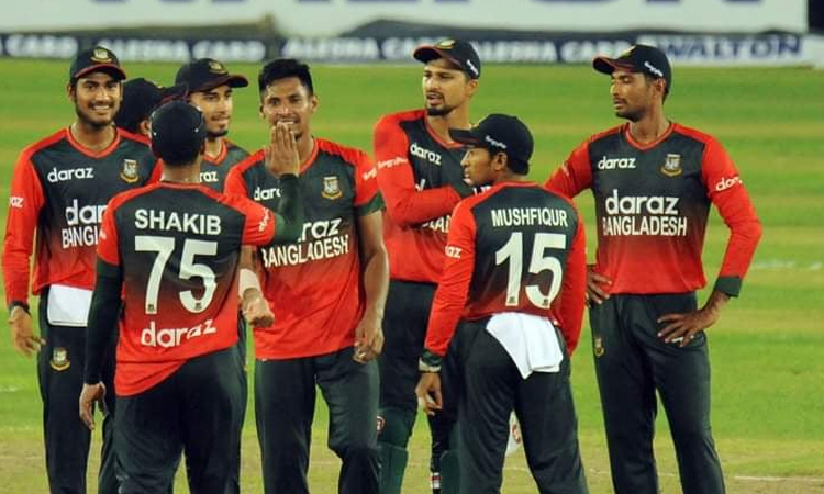 তিন বলে দুই শিকার সাইফউদ্দিনের, চাপে নিউজিল্যান্ড