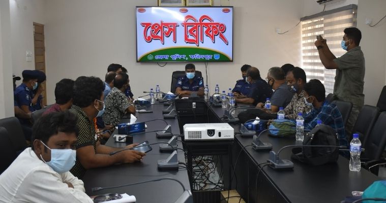 ফরিদপুরে রিকশাচালক হত্যা রহস্য উদঘাটন করেছে পুলিশ, আটক ৬