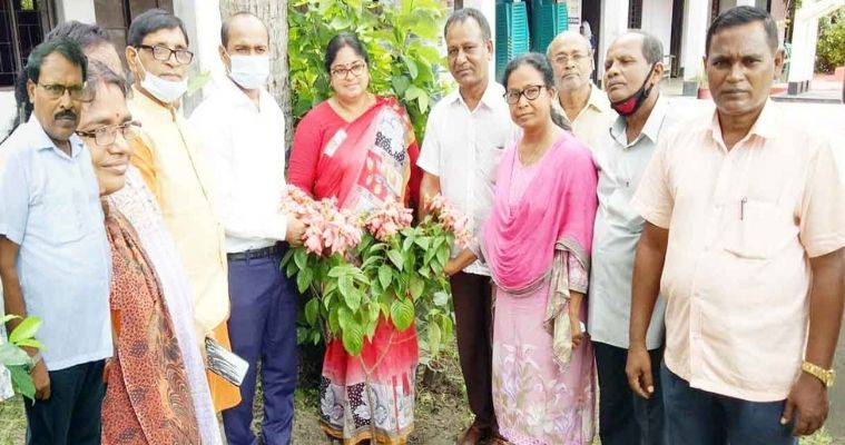 শিক্ষাপ্রতিষ্ঠানে গাছ লাগানো যার সখ