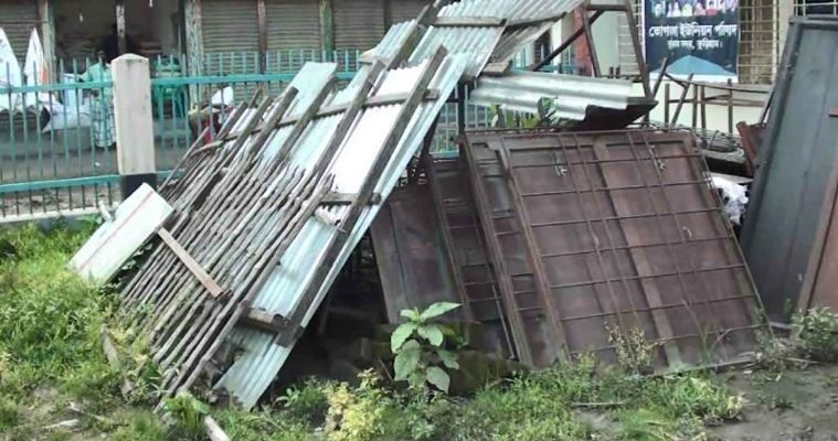 কুড়িগ্রামে নদীতে বিলীন বিদ্যালয়, শিক্ষা বঞ্চিত পুরো গ্রামের শিশুরা