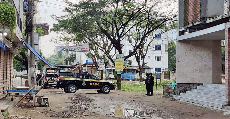 জঙ্গি আস্তানা সন্দেহে বসিলায় বাড়ি ঘিরে রেখেছে র‌্যাব
