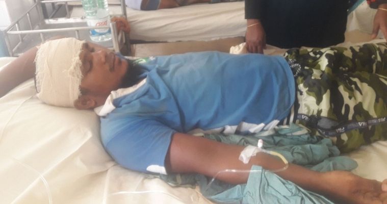 কুড়িগ্রামে মুখে মাস্ক না থাকায় মাথা ফাটালো পরিচ্ছন্নতাকর্মী