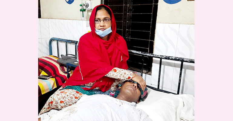 নাটোরে আ.লীগ নেতার শোডাউনে হামলা, আহত ৫