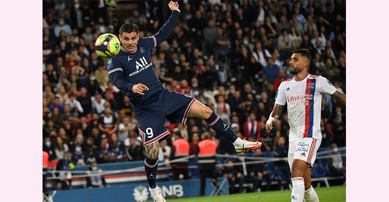 মেসিদের ছাপিয়ে পিএসজির নায়ক ইকার্দি