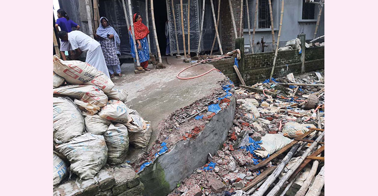 যুবলীগ নেতার বিরুদ্ধে মামলা করে বিপাকে প্রবাসীর স্ত্রী