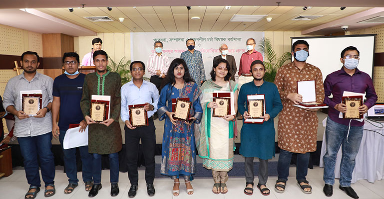 ১০ জন পেলেন ‘আবুল মনসুর আহমদ প্রবন্ধ’ প্রতিযোগিতা পুরস্কার