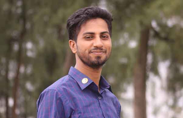 শিক্ষক হলেন সমাজের প্রকৃত হিরো