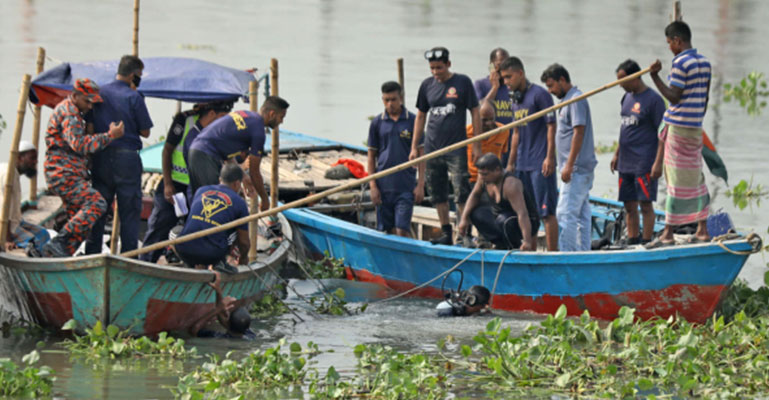 তুরাগে ট্রলারডুবিতে মা-মেয়ের মরদেহ উদ্ধার