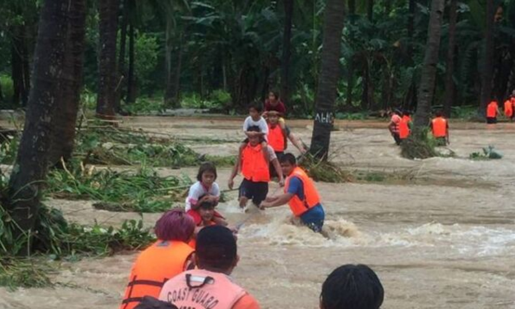 ফিলিপাইনে ঘূর্ণিঝড়ের আঘাতে নিহত ৯, নিখোঁজ ১১