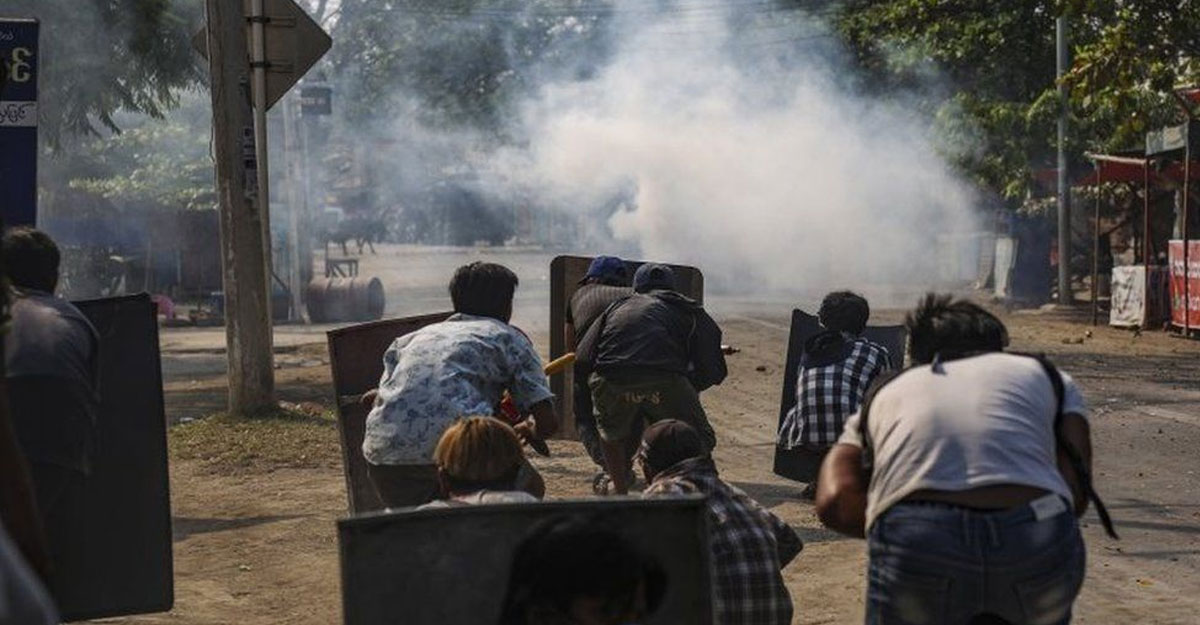 জান্তাবিরোধীদের সঙ্গে সংঘর্ষে মিয়ানমারের ৩০ সেনা নিহত