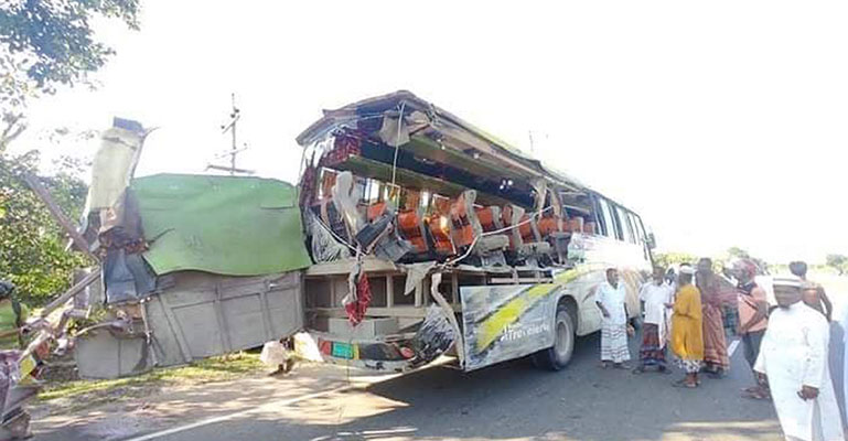 ময়মনসিংহে ভয়াবহ সড়ক দুর্ঘটনায় ৭ জনের প্রাণহানি