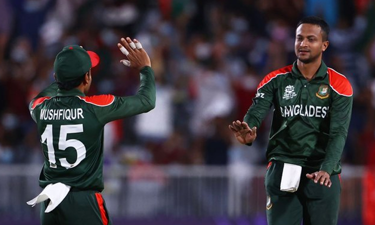 মালিঙ্গাকে ছাড়িয়ে টি-টোয়েন্টির ইতিহাসে সর্বোচ্চ উইকেটশিকারি সাকিব