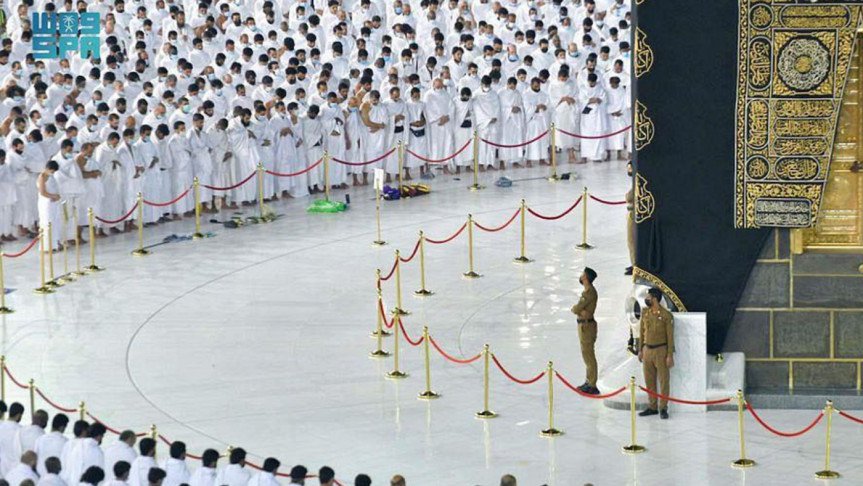 মসজিদ আল হারামে পুরোপুরিভাবে করোনা বিধিমুক্ত পরিবেশে নামাজ আদায়