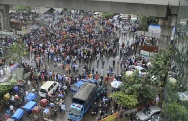 ২৪ ঘন্টার মধ্যে ৭ দাবি পূরণ চায় শাহবাগের আন্দোলনকারীরা