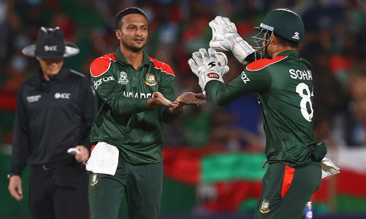 ওমানকে হারিয়ে সুপার টুয়েলভের আশা বাঁচিয়ে রাখল বাংলাদেশ