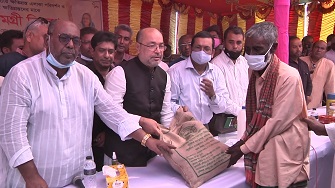 কুড়িগ্রামে বন্যা ও নদী ভাঙ্গনে ক্ষতিগ্রস্থদের মাঝে দুর্যোগ ব্যবস্থাপনা ও ত্রাণ প্রতিমন্ত্রী ত্রাণ বিতরণ