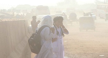 দূষিত বাতাসের শহরের তালিকায় দ্বিতীয় ঢাকা